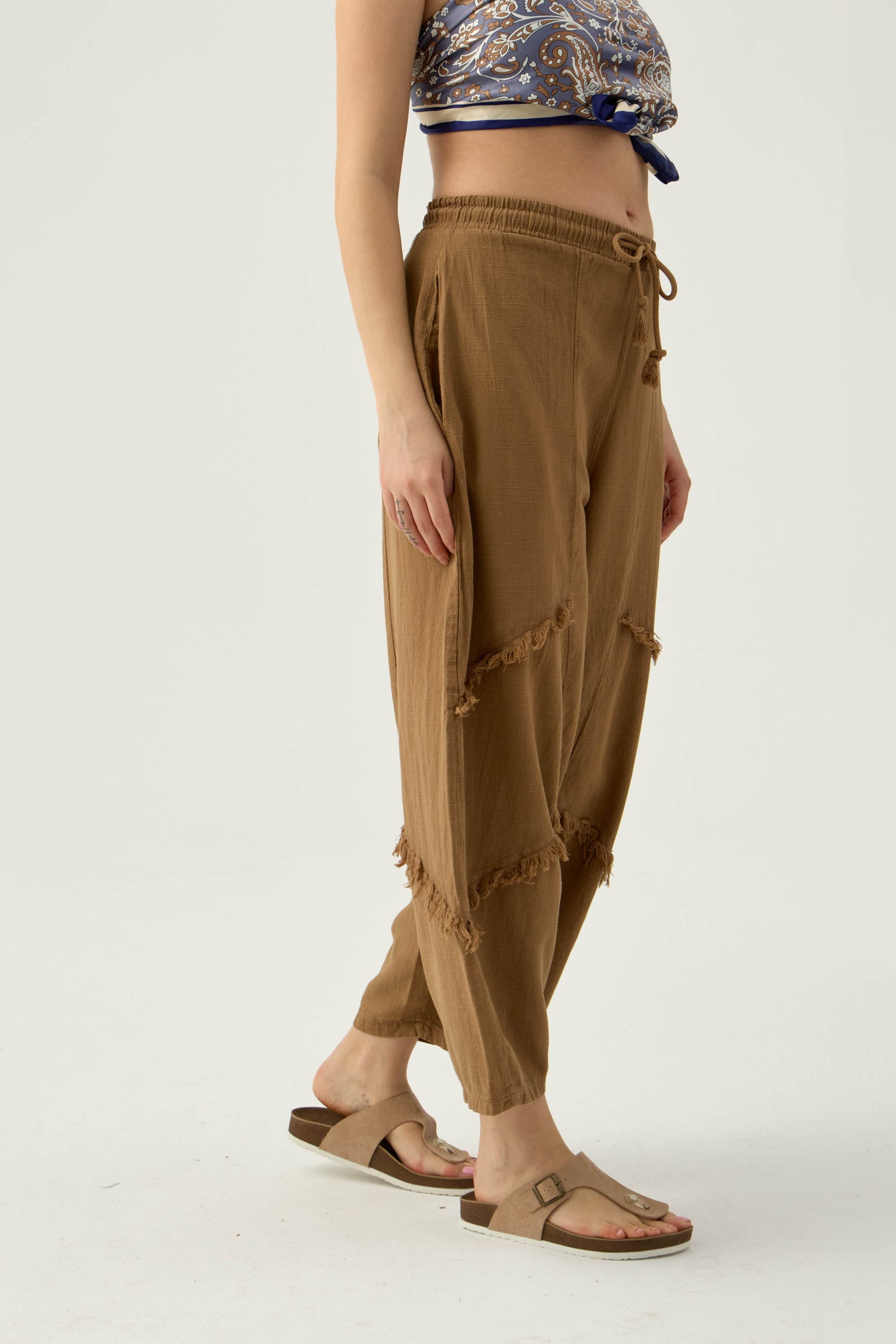 Yırtmaçlı Püsküllü Raw Pantolon - Kahve